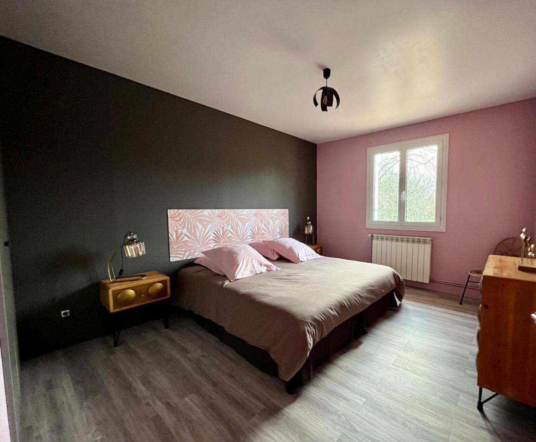 Gîte à l’orée du pré Villiers-Saint-Benoit Esterno foto
